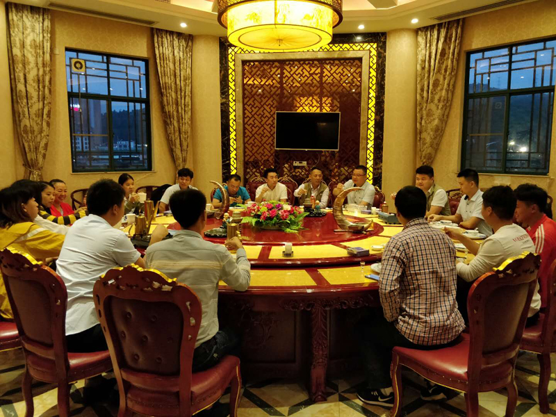 齊心協(xié)力，為公司的未來再創(chuàng)輝煌！