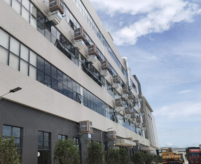 服裝車間降溫設(shè)備那種效果好？