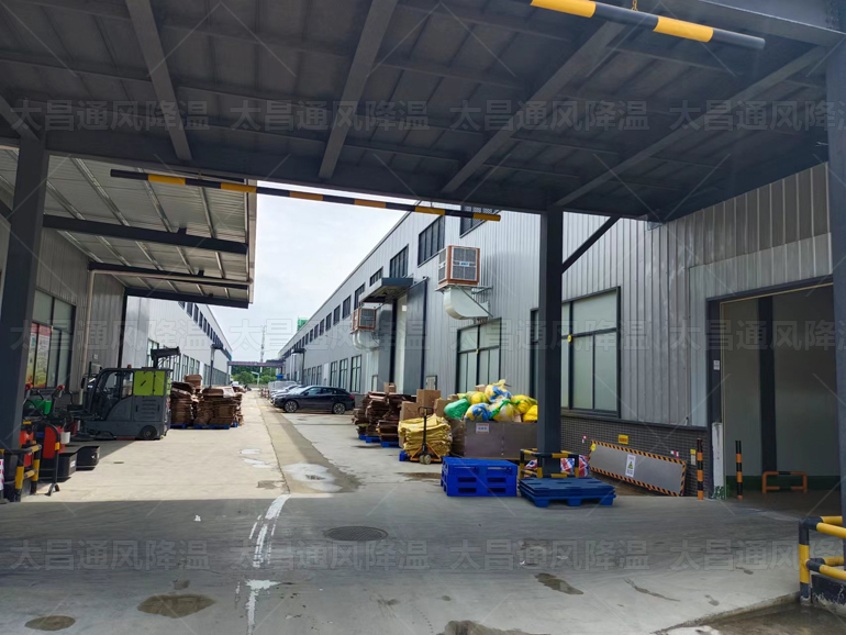 進(jìn)入夏季車間很熱怎么降溫？用什么通風(fēng)降溫設(shè)備好
