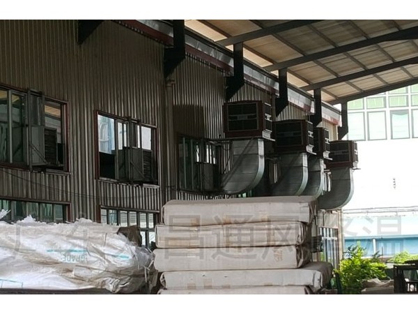 工廠廠房車間降溫設(shè)備潤(rùn)東方工業(yè)環(huán)保空調(diào)